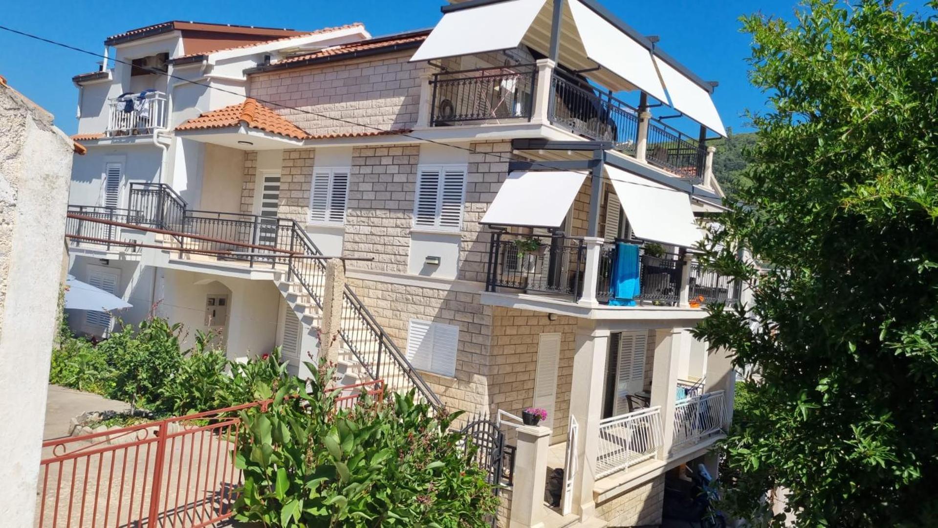 Apartments Boris Smokvica  エクステリア 写真